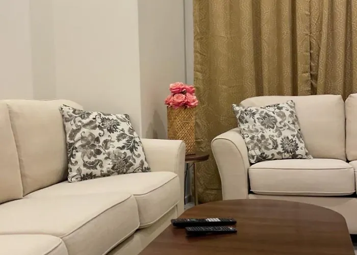 شقة بغرفتي نوم و استديو